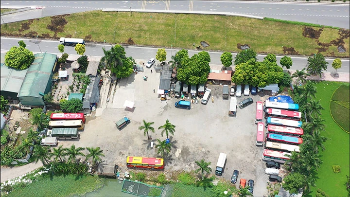 Chợ lậu hoạt động trưa ngày 25/8.