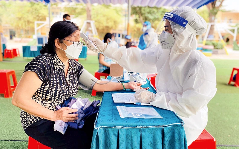 TP Hồ Chí Minh đã có nhiều thay đổi hiệu quả trong việc tiêm vaccine cho người dân trong giai đoạn giãn cách xã hội.