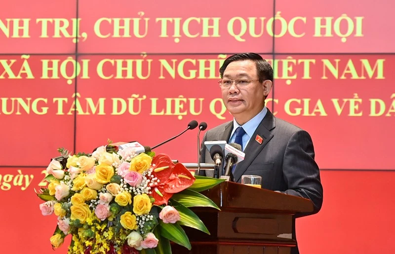 Chủ tịch Quốc hội Vương Đình Huệ phát biểu ý kiến tại buổi làm việc. (Ảnh: Duy Linh)