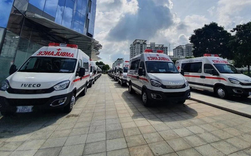 THACO hỗ trợ TP Hồ Chí Minh 30 xe cứu thương phục vụ phòng, chống dịch.