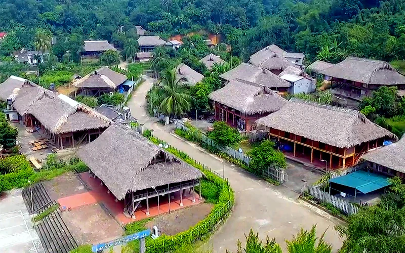 Toàn cảnh làng văn hóa Tân Lập, xã Tân Trào (Sơn Dương, Tuyên Quang). 