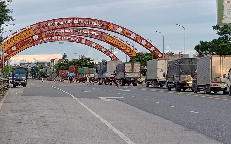 Từ ngày 30/8, tất cả các chốt kiểm dịch liên ngành tại cửa ngõ tỉnh Thái Bình sẽ siết chặt việc kiểm soát người và phương tiện.
