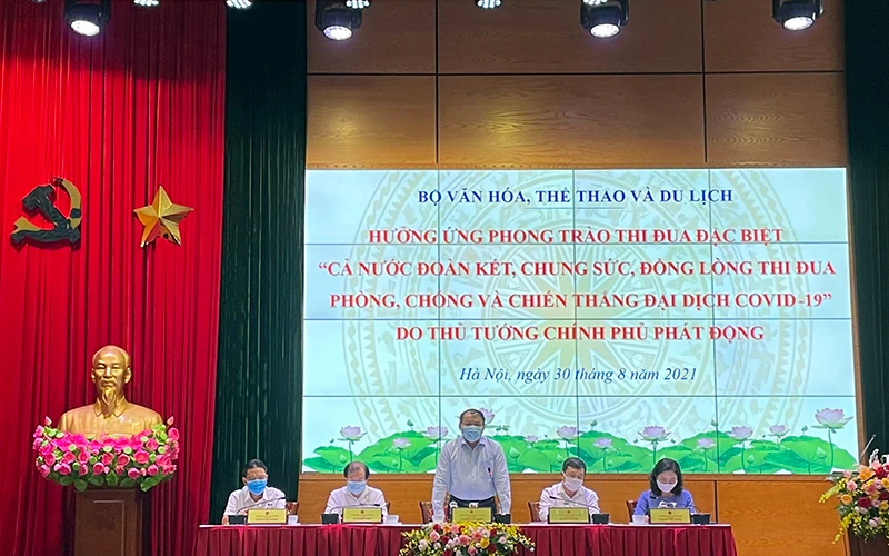 Lễ phát động phong trào thi đua đặc biệt phòng, chống và chiến thắng dịch Covid-19 tại Bộ VHTTDL.