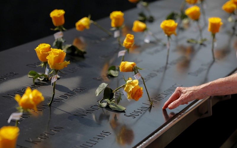 Tên của các nạn nhân tại Đài tưởng niệm và Bảo tàng 11/9, ở New York (Mỹ). (Ảnh: Reuters)