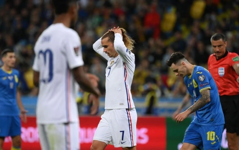 Đã 5 trận liên tiếp, Pháp vẫn chưa biết đến chiến thắng. (Ảnh: ESPN)