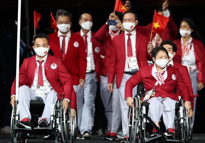 Đoàn thể thao Việt Nam diễu hành tại Lễ khai mạc Paralympic Tokyo 2020 ở Tokyo (Nhật Bản) hôm 24/8. (Ảnh: Getty)