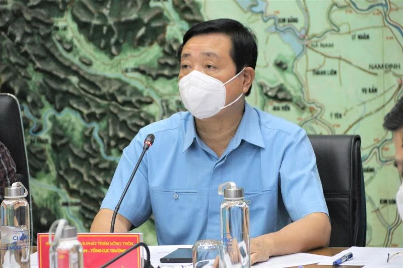 Phó Tổng cục trưởng Phòng chống thiên tai Trần Quang Hoài chỉ đạo tại cuộc họp ứng phó với bão Conson sáng 9/9.
