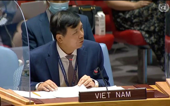 Đại sứ Đặng Đình Quý, Trưởng Phái đoàn đại diện thường trực Việt Nam tại Liên hợp quốc phát biểu tại phiên họp Hội đồng Bảo an. (Ảnh: TTXVN)