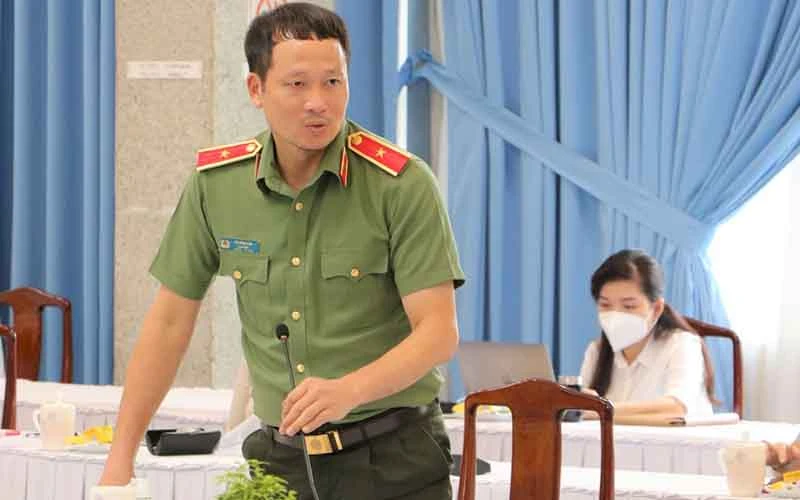 Thiếu tướng Vũ Hồng Văn đề nghị các địa phương chấn chỉnh việc cấp giấy đi đường tại cuộc họp Ban Chỉ đạo phòng, chống dịch Covid-19 tỉnh Đồng Nai sáng 10/9.