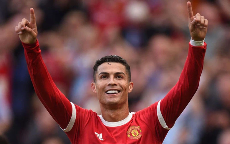 Cristiano Ronaldo tỏa sáng với cú đúp ngay trận ra mắt MU.