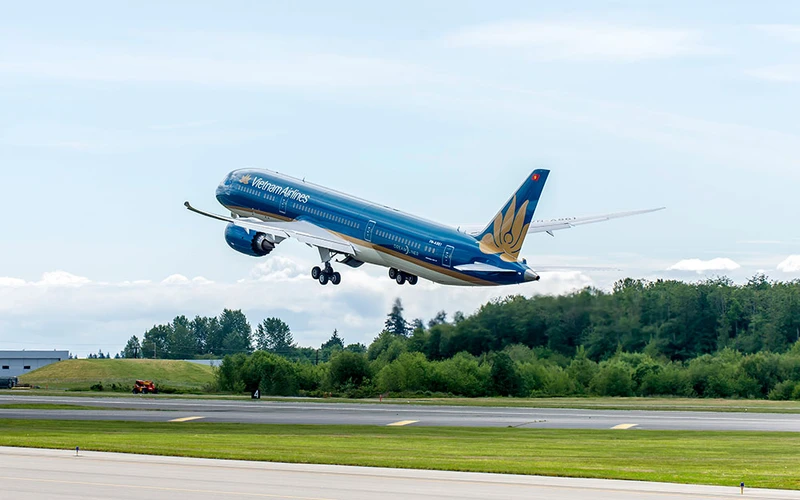 Máy bay Boeing 787 của VNA.