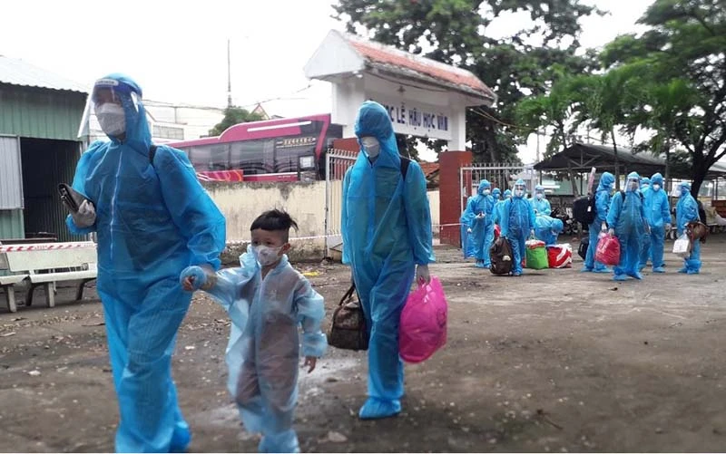 Các công dân được cách ly tại Trường Tiểu học tại thị trấn Tầm Vu, huyện Châu Thành, tỉnh Long An.