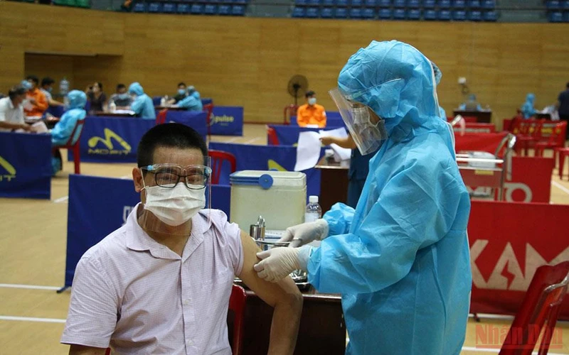 Nhiều người dân Đà Nẵng sẽ được tiêm mũi 1 vaccine Astrazeneca từ ngày 15-21/9.