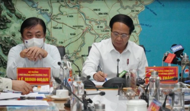Phó Thủ tướng Lê Văn Thành, Trưởng Ban chỉ đạo quốc gia về phòng chống thiên tai và Bộ trưởng Nông nghiệp và Phát triển nông thôn Lê Minh Hoan là Phó trưởng ban thường trực chỉ đạo họp ứng phó với bão số 5.