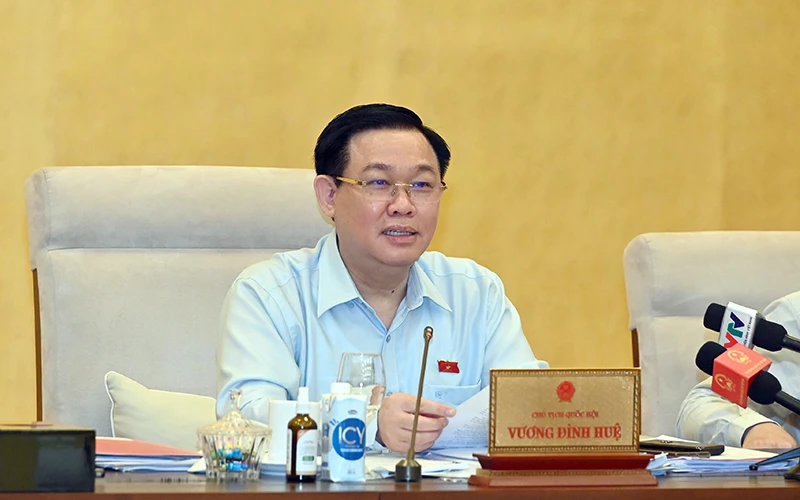 Chủ tịch Quốc hội Vương Đình Huệ phát biểu ý kiến tại cuộc họp. (Ảnh: Duy Linh)