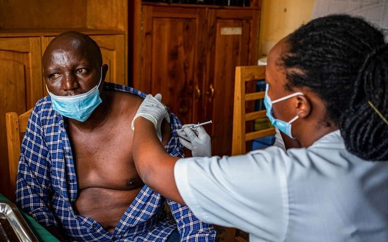 Tiêm ngừa Covid-19 tại Bệnh viện Masaka ở Kigali, Rwanda, ngày 5/3/2021. (Ảnh: Reuters)