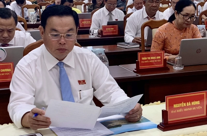 Ông Nguyễn Bá Hùng tại Kỳ họp HĐND huyện Long Điền nhiệm kỳ 2016-2021. (Ảnh: vov.vn)