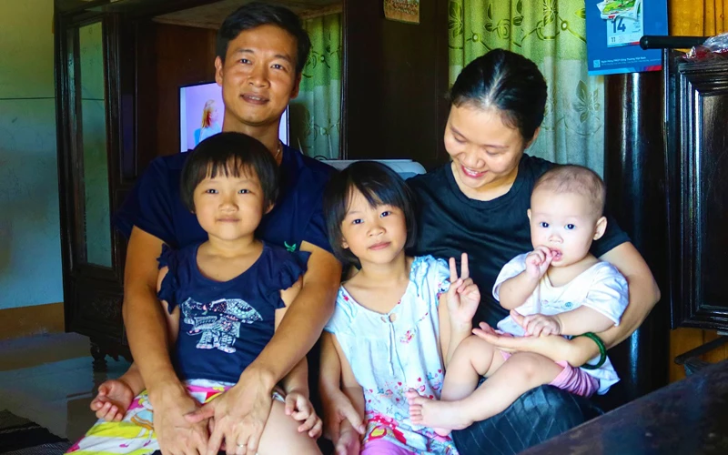 Gia đình anh Đặng Văn Nghĩa trong những ngày giãn cách phòng, chống dịch bệnh.