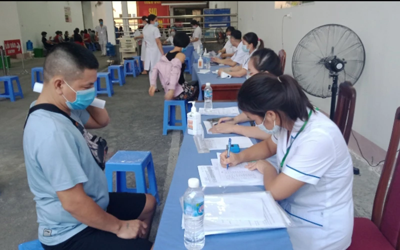 Ngay sau khi khánh thành công trình, Trung tâm Y tế TP Thái Nguyên đưa công trình vào sử dụng phục vụ tiêm vaccine phòng Covid-19 cho nhân dân.