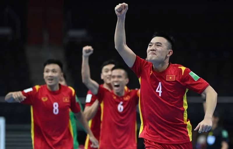 Niềm vui của đội tuyển futsal Việt Nam lần thứ hai vào vòng 1/8. 