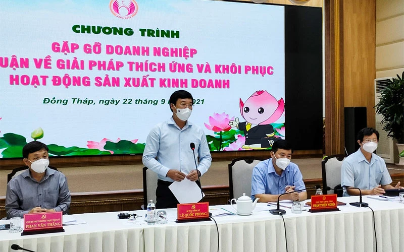 Bí thư Tỉnh ủy Đồng Tháp Lê Quốc Phong phát biểu tại buổi gặp gỡ doanh nghiệp.