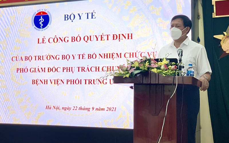 Thứ trưởng Y tế Đỗ Xuân Tuyên phát biểu tại hội nghị.