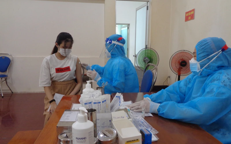 Đến thời điểm này, Khánh Hòa đã có hơn 753 nghìn người được tiêm vaccine ngừa Covid-19 mũi 1, chiếm 83,54% diện được tiêm.