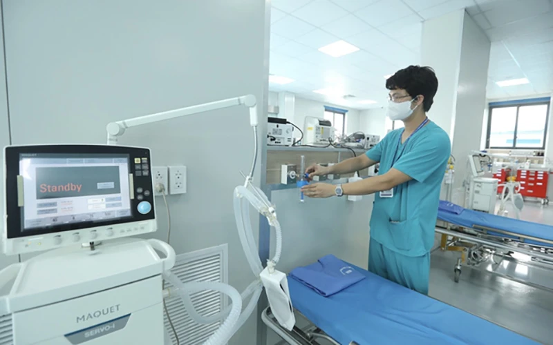 Bên trong khu tiếp đón cấp cứu của Bệnh viện điều trị người bệnh Covid-19 tại Hà Nội. Ảnh: Minh Quyết