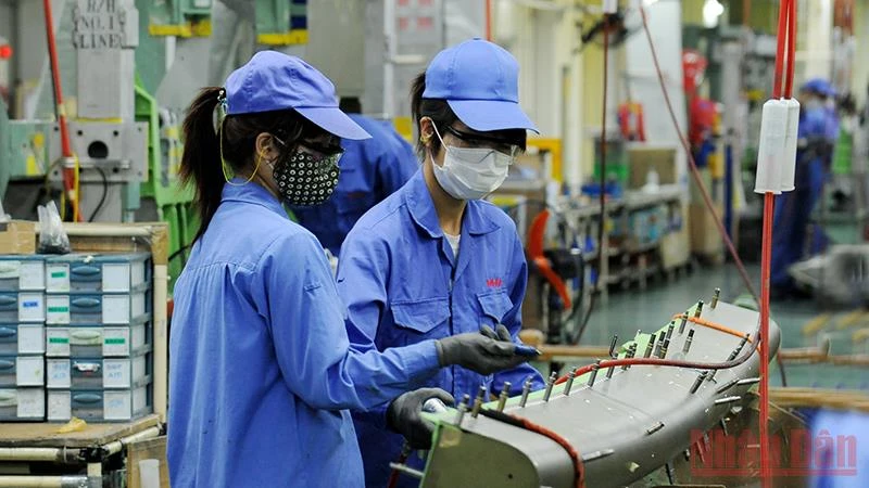 Sản xuất tại Công ty TNHH Mitsubishi Heavy Industries Việt Nam (Khu công nghiệp Bắc Thăng Long, Hà Nội). Ảnh: Trần Hải