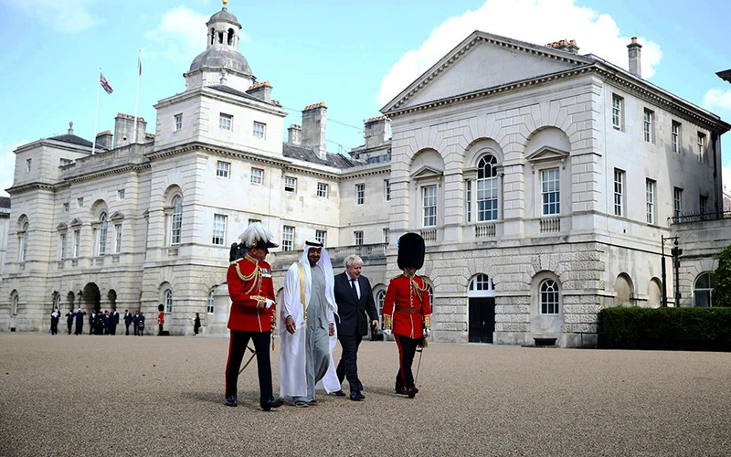 Thủ tướng Anh đón Thái tử Abu Dhabi (UAE) thăm Luân Ðôn. Ảnh REUTERS