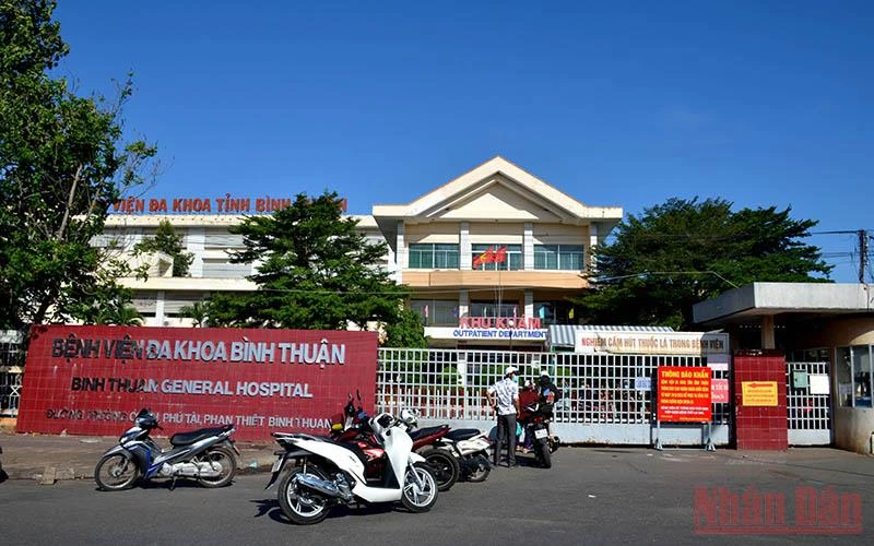 Bệnh viện đa khoa tỉnh Bình Thuận tiến hành phong tỏa Khoa Ngoại Tổng quát sau khi phát hiện ca dương tính.