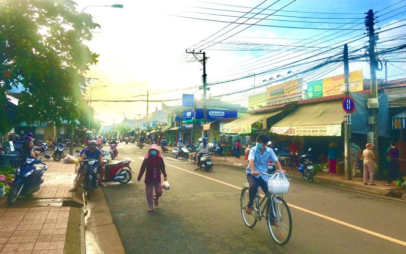 Cuộc sống của người dân ở TP Long Khánh đang từng bước trở lại trạng thái bình thường mới.