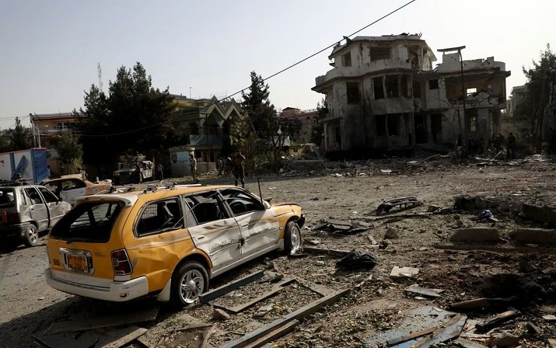 Hiện trường một vụ nổ bom xe ở Kabul, Afghanistan, ngày 4/8/2021. (Ảnh: Reuters)