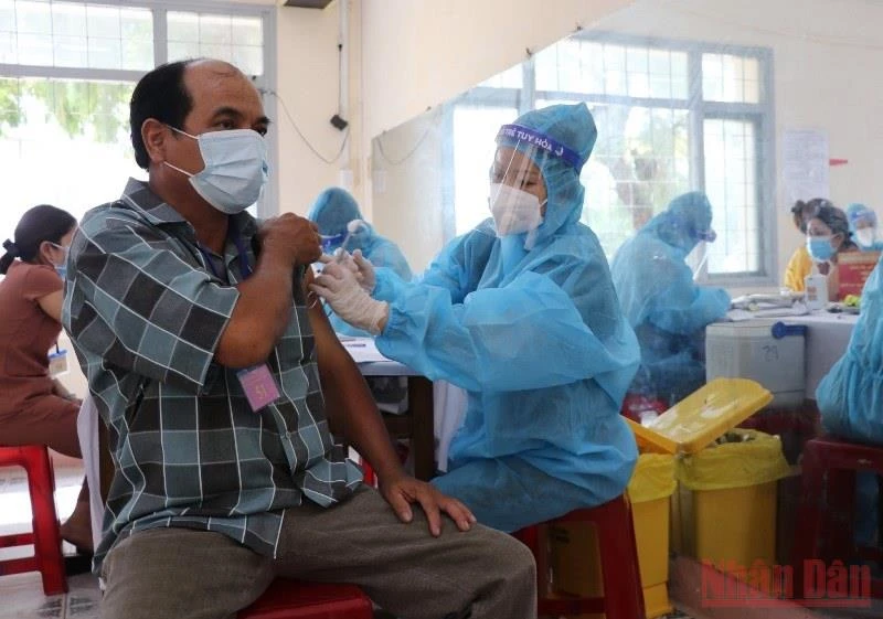 Thành phố Tuy Hòa tiếp tục chiến dịch tiêm vaccine phòng dịch Covid-19.
