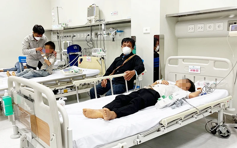 8 trẻ nằm tại Bệnh viện Nhi Trung ương đã qua giai đoạn nguy kịch.