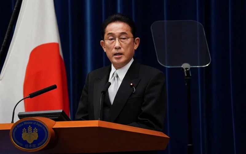 Tân Thủ tướng Kishida Fumio phát biểu trong cuộc họp báo ngày 4/10. (Ảnh: Reuters)