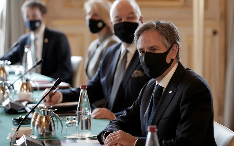 Bộ trưởng Ngoại giao Mỹ Antony Blinken tham dự cuộc họp với Bộ trưởng Ngoại giao Pháp Jean-Yves Le Drian tại Paris, Pháp, ngày 5/10/2021. (Ảnh: Pool/Reuters)
