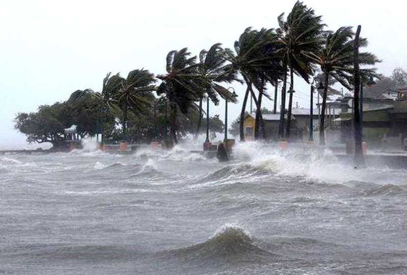 Áp thấp nhiệt đới đang hoạt động trên biển Đông có khả năng mạnh lên thành bão.