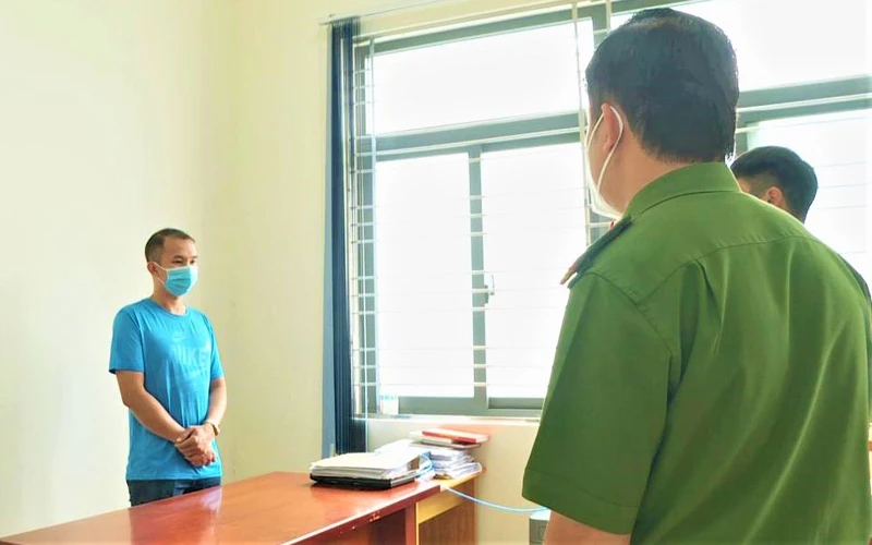 Cơ quan Cảnh sát điều tra Công an TP Buôn Ma Thuột đọc quyết định khởi tố đối với Nguyễn Thanh Hải.