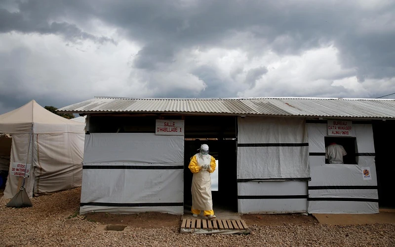 Nhân viên y tế tại một trung tâm điều trị Ebola ở Beni, Cộng hòa Dân chủ Congo, tháng 3/2019. (Ảnh: Reuters)