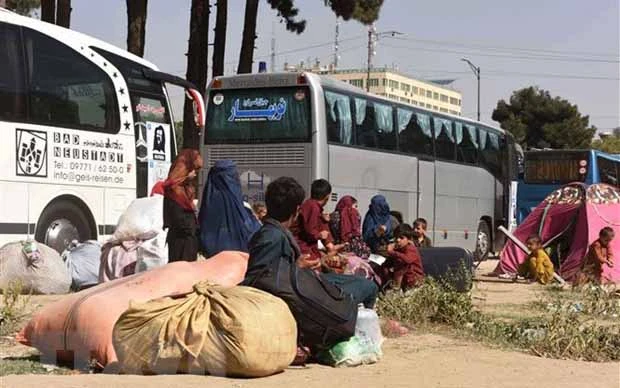 Người tị nạn chờ được quay trở về nhà tại Kabul, Afghanistan. (Ảnh: THX/TTXVN)