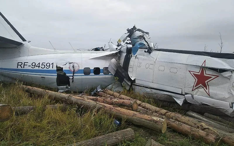Hiện trường vụ rơi máy bay tại Tatarstan, LB Nga. (Ảnh: Bộ Tình trạng khẩn cấp Nga)