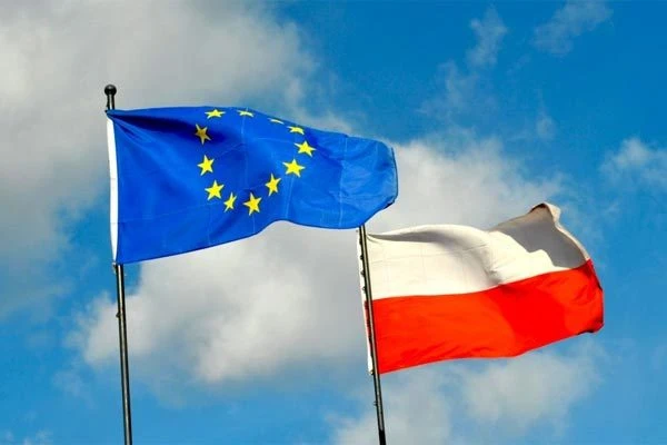 Tranh cãi tư pháp, Ba Lan thách thức với “ngôi nhà chung”