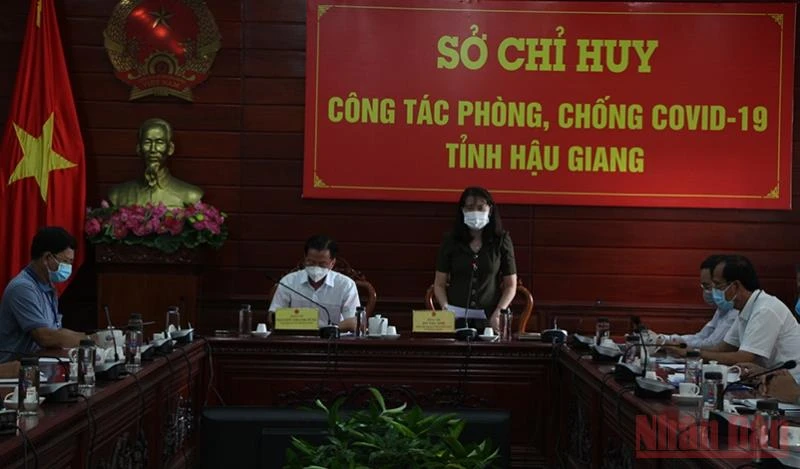Phó Chủ tịch UBND tỉnh Hậu Giang, Hồ Thu Ánh chỉ đạo tại cuộc họp.