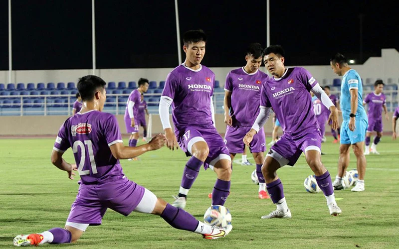 Đội tuyển Việt Nam luyện tập trước trận đấu với Oman.