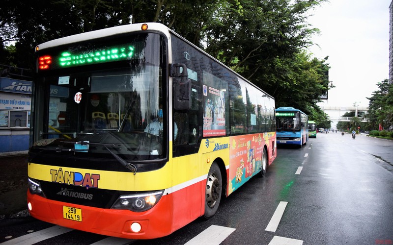 Xe buýt Hà Nội ngày đầu hoạt động trở lại