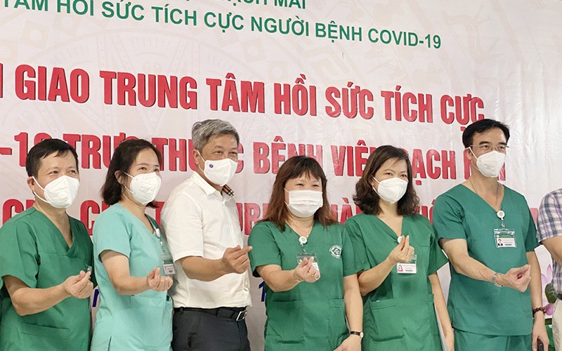 Thứ trưởng Y tế Nguyễn Trường Sơn tin tưởng năng lực y tế của TP Hồ Chí Minh đảm đương sau khi lực lượng chi viện được rút về.
