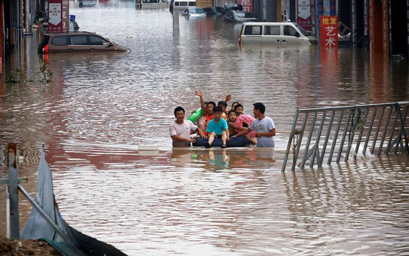 Lũ lụt đe dọa cuộc sống của người dân nhiều nước châu Á.