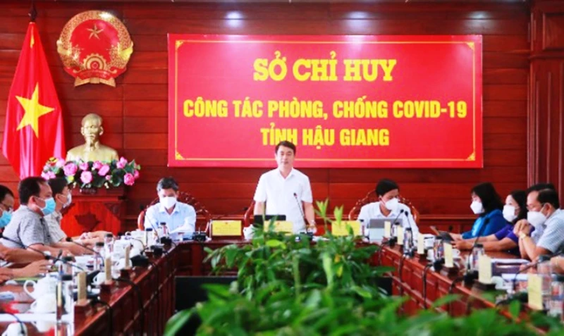 Bí thư Tỉnh ủy Hậu Giang Nghiêm Xuân Thành chỉ đạo tại cuộc họp.
