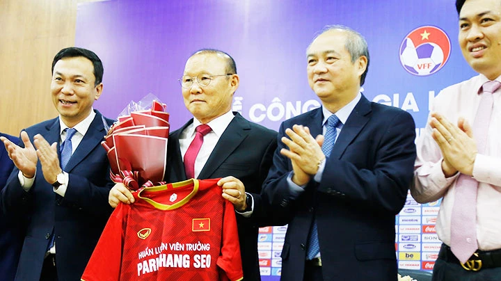 Huấn luyện viên Park Hang-seo đã có nhiều đóng góp cho bóng đá Việt Nam. Ảnh: LÊ MINH